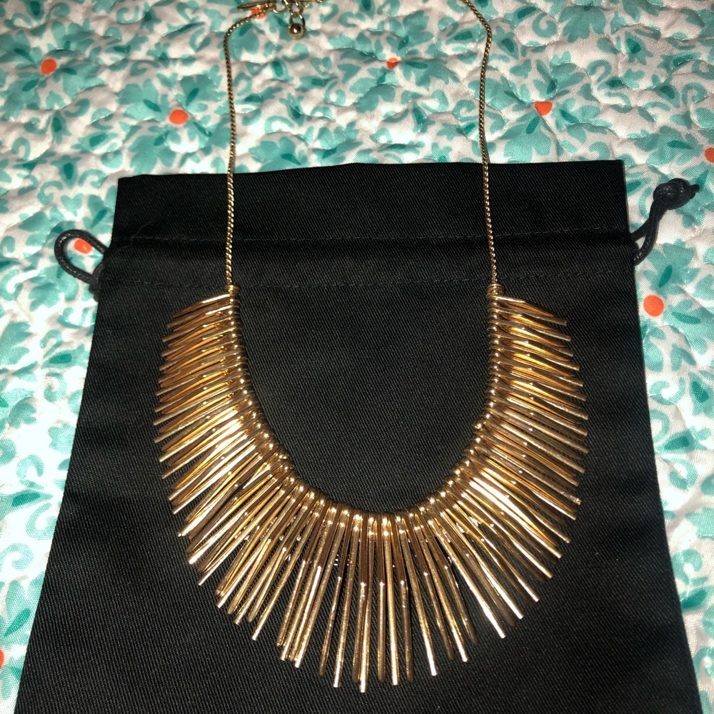 5/$25 On trend goddess inspired necklace